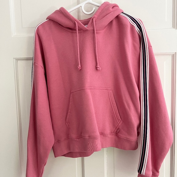 Womens cropped super cute TNA from Aritzia hoodie size M - Picture 1 of 2